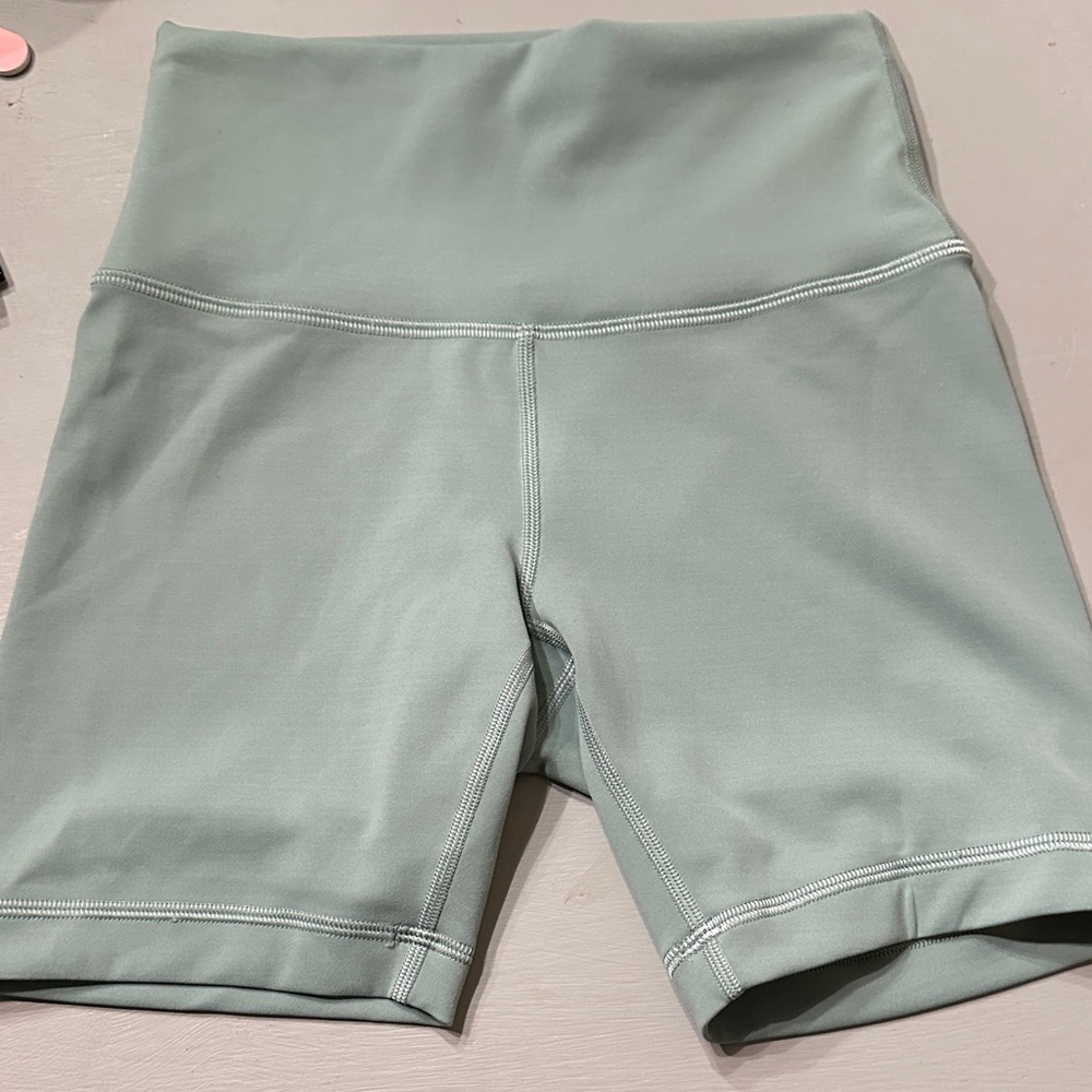 High-Waisted Green Lululemon Size 4 Women's Shorts